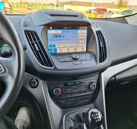 Ford Kuga cena 68900 przebieg: 122500, rok produkcji 2018 z Pabianice małe 562